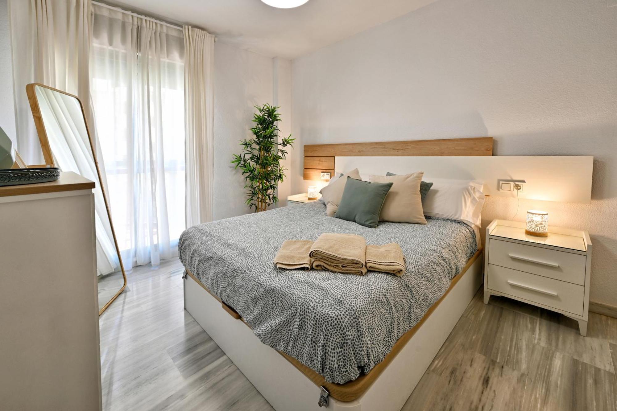Love Rent4 Malaga Alamar 托雷莫利诺斯 外观 照片