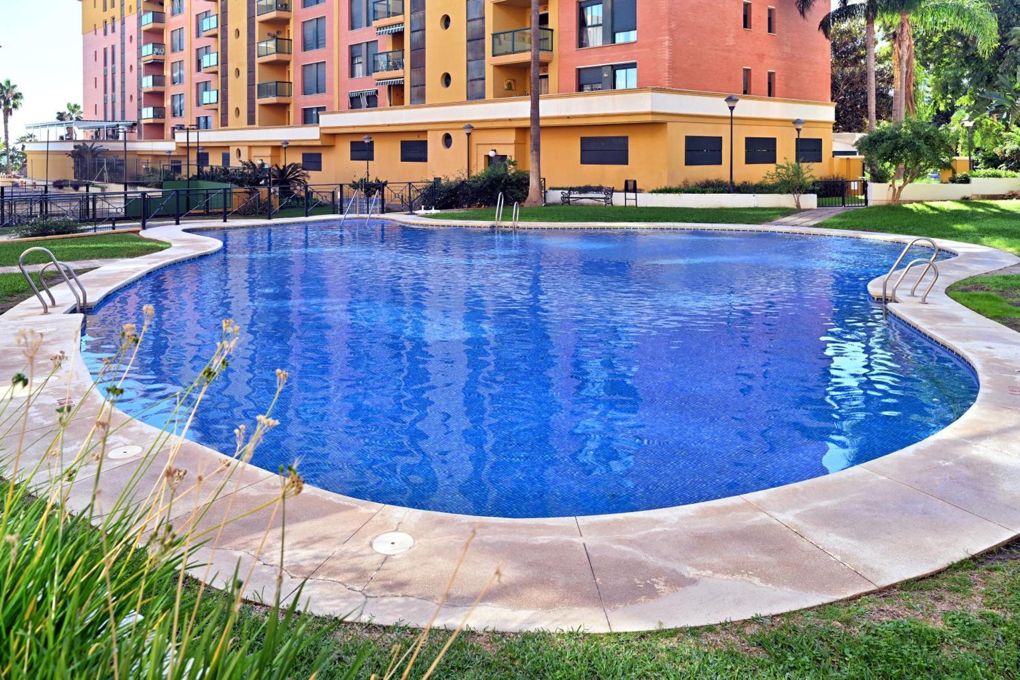 Love Rent4 Malaga Alamar 托雷莫利诺斯 外观 照片